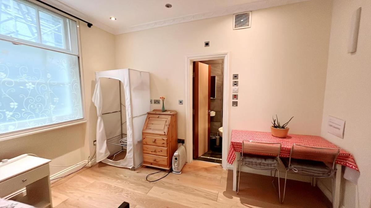 Appartement 301 Self Contained In Heart Of Londres