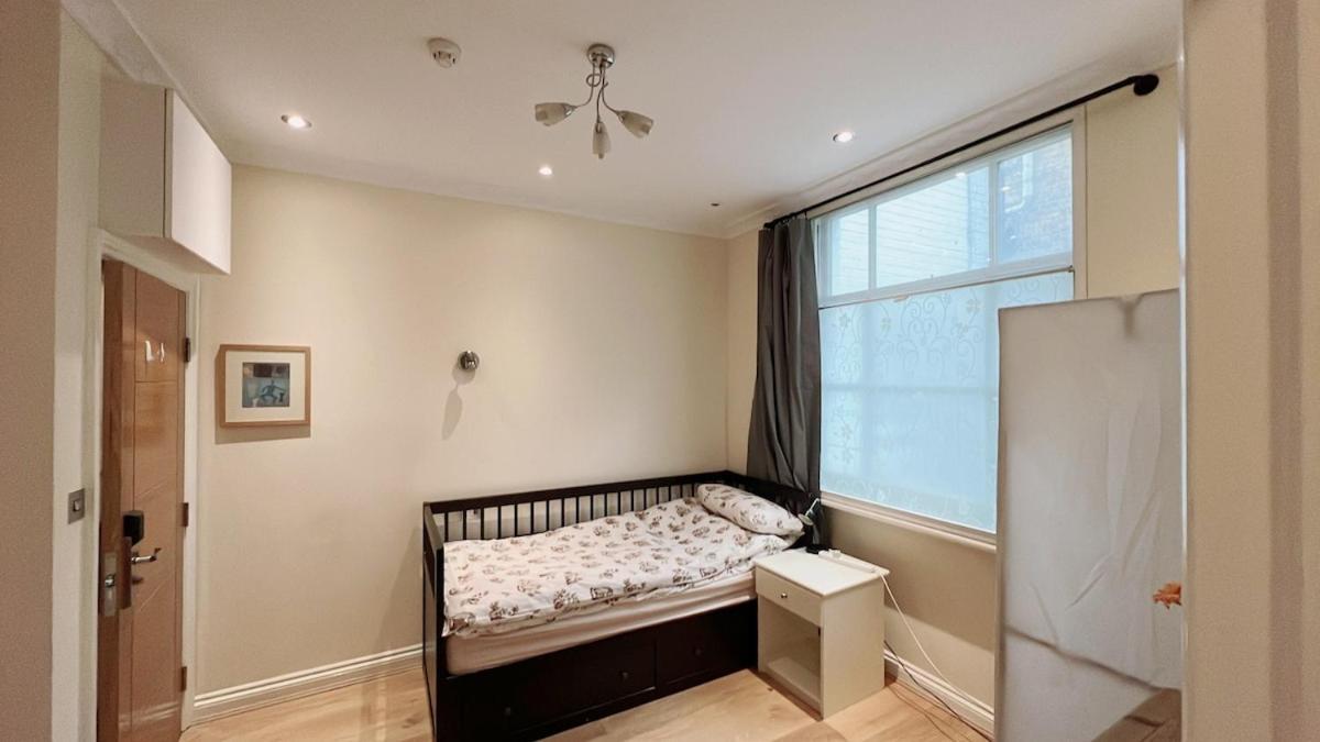 Appartement 301 Self Contained In Heart Of Londres