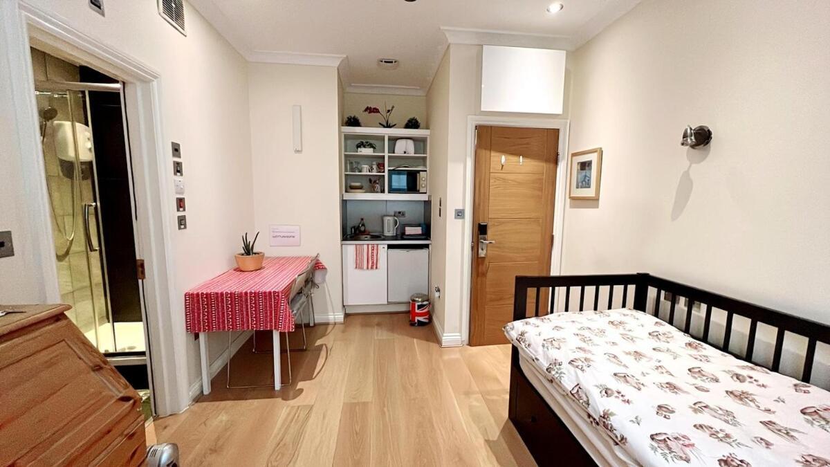 Appartement 301 Self Contained In Heart Of Londres